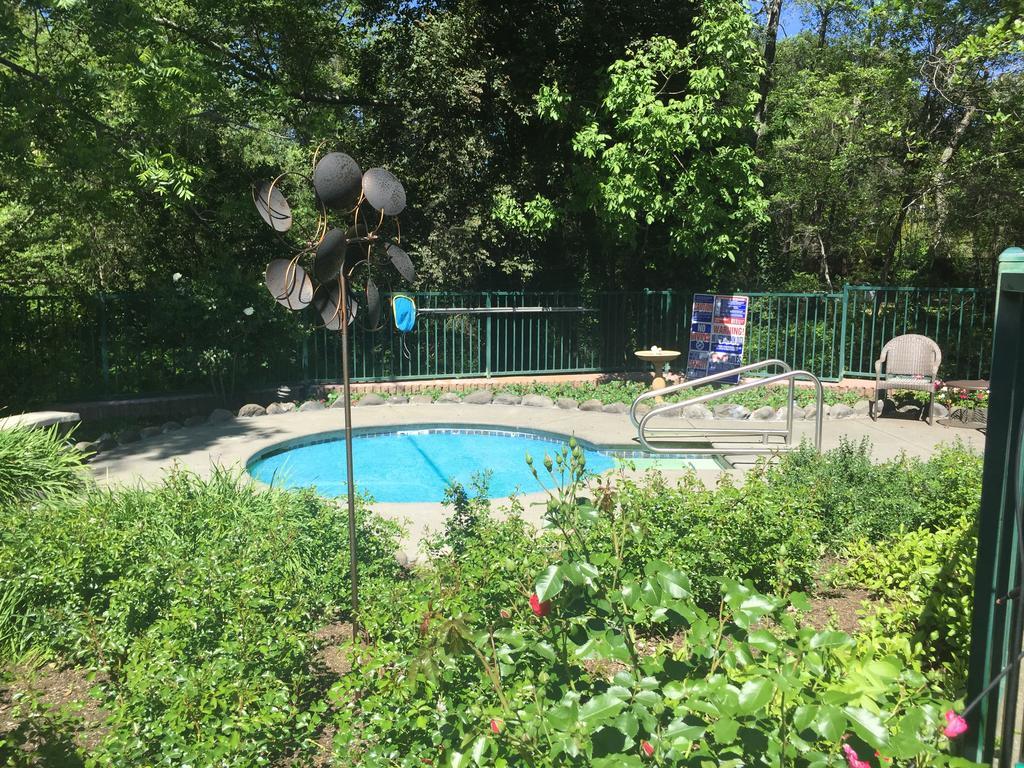 The Jack London Lodge Гелн Елън Екстериор снимка